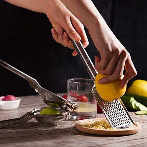 Zitronenpresse – Edelstahl rostfrei + spülmaschinenfest inkl. IngwerReibe / ZitronenReibe und Stoffbeutel - 8