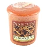Vela 15 horas de combustión Yankee Candle 1055977E - Vela Barra de Canela, 49 g, color rojo