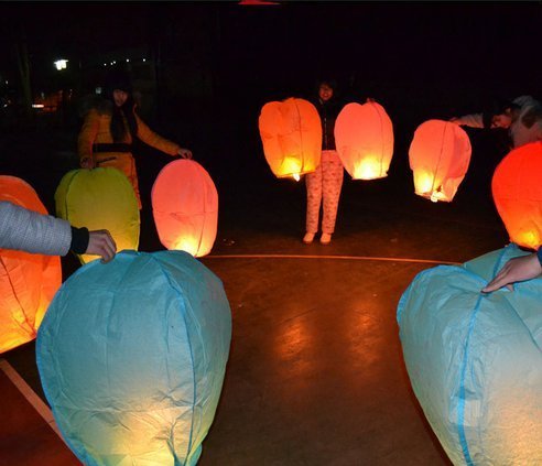 10Pcs mehrfarbige Himmel-Laternen-chinesische Fliegen-Wunsch-Lichter für Wunsch-Partei-Hochzeit Charistmas - 2
