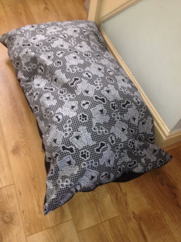 PET-durable-DOG-BEDS-WARM-DUVET-cushion-filling-large-size-SIZE-55X35-INCH