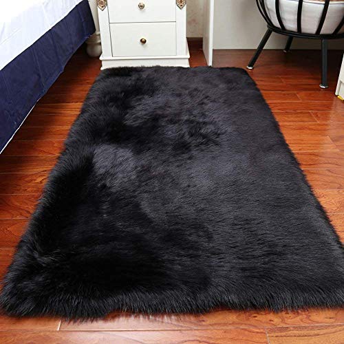 Faux Lammfell Schaffell Teppich Kunstfell Schaffell Deko fell in Super Weich Imitat Rugs | Wohnzimmer Schlafzimmer Kinderzimmer | Als Faux Bett-Vorleger oder Matte für Stuhl Sofa (Schwarz, 80x 150 cm)