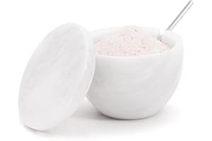 MARBLOUS KRAFTS Porta sale in marmo con coperchio e cucchiaio, 3 x 4 barattoli per spezie bianchi per piano di lavoro della cucina, 133,2 g, condimenti, zuccheriera natalizia e conservazione del sale