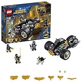 Batmans Bike verfügt über ein offenes Minifigur-Cockpit, einen Stehplatz für Ace the Bat-Hound , einen Doppelshooter, 3 große Räder und 2 Heckschalldämpfer