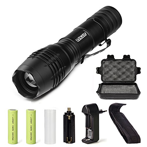 LUZWAY LED XML-T6 Taschenlampe Wiederaufladbare 900 Lumen, Taktische Taschenlampe + Ladegerät mit CE und ROHS Zertifikat + 2pcs 2600mAh 18650 Batterie + Nylonholster für Taschenlampen,Wasserfest, anpassbarer Zoom, 5 Modi für das Radfahren, Campen, Bergsteigen, Fischen und andere Sportarten, die im Freien stattfinden …