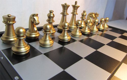 Preisvergleich Produktbild Chessebook 510666 - Magnetisches Schachspiel 25 x 25 cm
