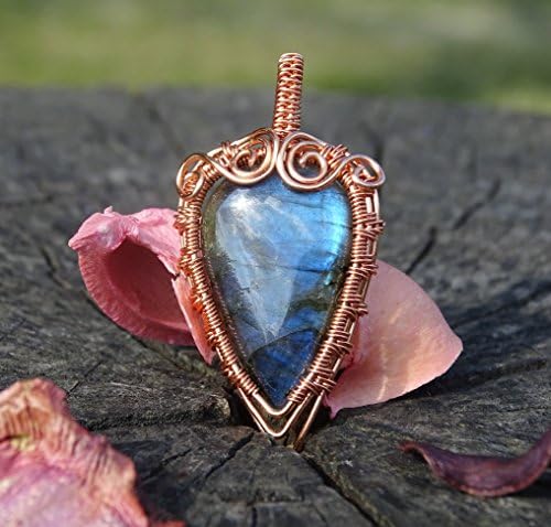 Copper pendant with labradorite gemstone