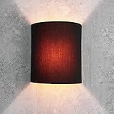 die Wandlampe hat einen Stoff Schirm - das sorgt für eine gleichmäßige Lichtwirkung und schafft eine warme & gemütliche Atmosphäre