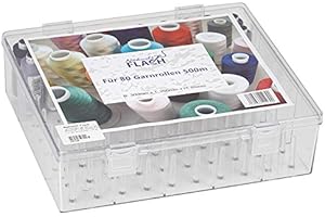 NÄHWELT FLACH Garnbox für 80 Konen + 20 Rollen Troja 500m – Gefüllt – Robust – Übersichtlich | Nähgarn-Box, Nähgarnhalter zur Aufbewahrung von Nähzubehör | Ideale Aufbewahrungsbox zur Nähgarnaufbewahrung von Garnrollen