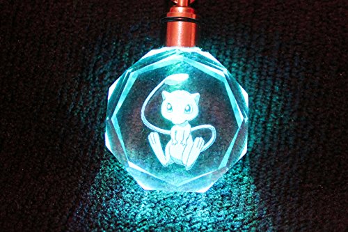 Preisvergleich Produktbild Pokemon Mew Led Schlüsselanhänger Kristall Farbwechsel