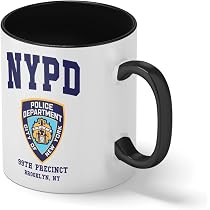 Brooklyn 99 Kaffeetasse – New York Police Nine Nine Precinct, Weiß Mit Schwarzem Rand & Griff, 0,33 L