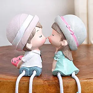 FlowerAura Decorative Kissing Couple polyresin Showpiece Figurine Valentines Gift for Girlfriend, Boyfriend, and Living Room, Bedroom, Home Decoration