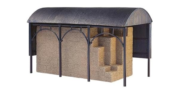 Bachmann 44 0056 Scenecraft Dutch Barn Pre Built Amazon Co Uk