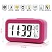 Produktbild iProtect batteriebetriebener Digital-Wecker mit extra großem Display, Snooze, Datumsanzeige, Temperatur und Lichtsensor in pink