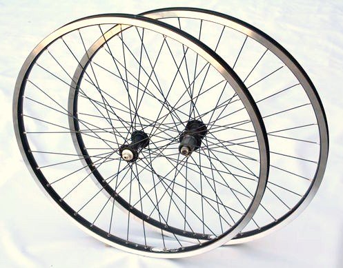 Preisvergleich Produktbild 28" Laufradsatz Novatec Trekking Laufradsatz - Rigida Sputnik Felgen