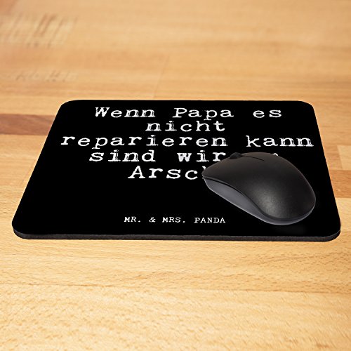 Mr. & Mrs. Panda Mauspad Druck Spruch „Wenn Papa es nicht reparieren kann sind wir am Arsch.“ – 100% handmade aus Naturkautschuk – Mouse Pad, Mousepad, Computer, PC, Männer, Mauspad, Maus, Geschenk, Druck, Schenken, Motiv, Arbeitszimmer, Arbeit, Büro Papa, Vater, Vatertag, Geschenk Mann, Mann, Männer, bester Papa Spruch Sprüche Lustig Spass Geschenk Geschenkidee Zitate - 4