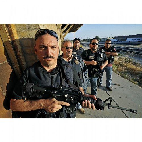 Preisvergleich Produktbild Loredo: A River Runs Through It