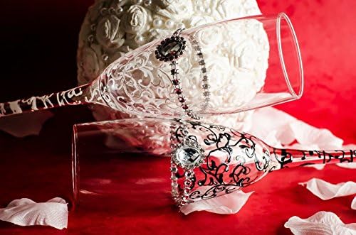 Hand Painted Wedding Bride and Groom champagne flutes glasses (5x21)