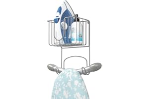 mDesign Colgador de Pared pequeño para Tabla de Planchar – Estante de Pared para planchador con Cesta para Plancha y demás – Compacto Soporte para Plancha en Metal para lavadero – Gris