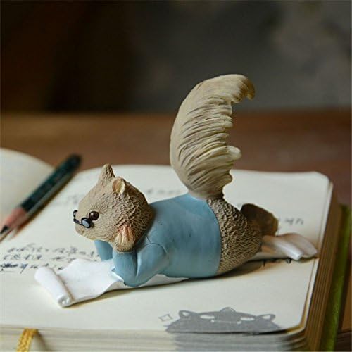 Mythgiftuk Fairy Garden Miniature Resin Squirrels Lift Up Pine Cones Decoration Accessories