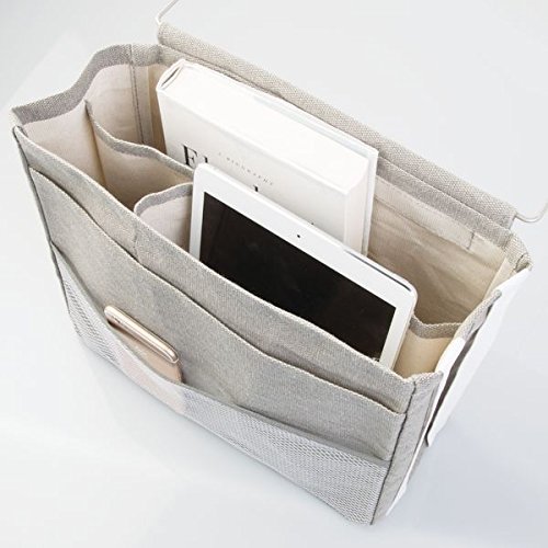 mDesign Bettablage zum Einhängen hellgrau – Hängeaufbewahrung für Mobiltelefon, Fernbedienung, Wasserflasche, Zeitschriften – Bett-Organizer für das Schlafzimmer – 3 Taschen - 4