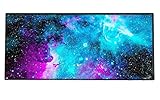 El diseño de gran tamaño (900 mm x 400 mm x 2 mm) lo hace más amplio para el teclado y el mouse. Lo hace proporcionar un área utilizable más grande para cubrir el teclado, el mouse y otras cosas en el escritorio cuando se juega al juego o se completa la oficina.