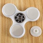 2017 | LED | Fidget, Spinner | Gyro, Fidget | Desktop, toy | Hand, Finger, Spielzeug | Ultra schnelle Drehungen möglich | Glow, Leuchten | Spinner | Baut Stress und Ängste ab | Hilft sich zu Fokussieren | Lindert Unruhe und Nervosität | Tolle Ablenkung und Beschäftigung | Ein aboluter Hingucker für Kinder und Erwachsene | Tolles, Geschenk | Perfekt für jede Party | FAST AUSVERKAUFT | Schnell zugreifen bevor alle weg sind | 100% Zufriendheitsgarantie