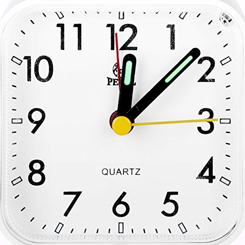 Pingenaneer 3 Zoll Kleiner Wecker Stille Glockenwecker Analog Quarzwecker Klassisch Tischuhren mit Nachtlicht, Lauter Alarm , Ohne Ticken , Schlummerfunktion , Batteriebetrieben—Weiß - 6