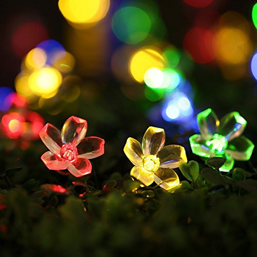 QederTEK Solar Blumen Lichterkette 5 Meter 50er LED Weihnachtsbeleuchtung 8 Modi Solar Blüten Leuchtkette Wasserdicht Außerlichterkette Deko für für Garten, Hochzeit, Party usw. (Mehrfarbig) - 5