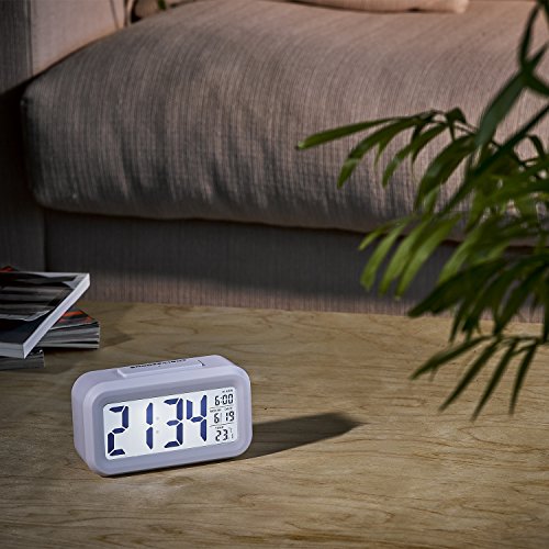 iProtect batteriebetriebener Digital-Wecker mit extra großem Display, Snooze, Datumsanzeige, Temperatur und Lichtsensor in weiß - 5
