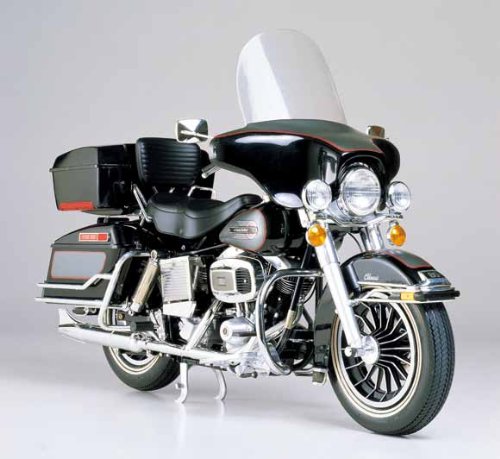 Tamiya 300016037 - 1:6 Harley-Davidson FLH Classic Motorräder