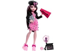 Monster High Fearbook Draculaura-set med docka och tillbehör på filmklubbstema, med collegejacka, årsbok, manus och filmtillb