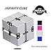 Produktbild Unendlicher Würfel, P.LOTOR Magic Infinity Flip Cube Edc Fidgeting Square Shaped Release Stress Spielzeug für Angst und Langeweile, Silber Eloxiertes Aluminium