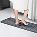Produktbild Lifewit Badezimmerteppich Memory Foam Badeteppiche Extralange Saugfähige Badematte  120x 42 cm Rutschfeste Unterseite 40D Grau