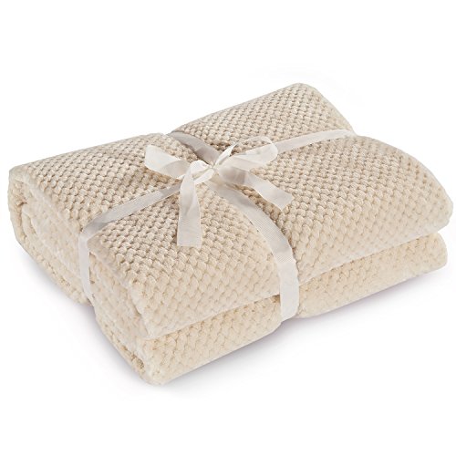 DecoKing 66140 Kuscheldecke 150×200 cm creme Decke Microfaser Mikrofaserdecke Fleecedecke Wohndecke Tagesdecke Fleece weich sanft kuschelig skandinavischer Stil ecru ivory cream Henry - 2