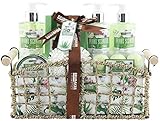 El set de regalo contiene 260 ml de gel de ducha, 260 ml de loción corporal, 260 ml de espuma de baño, 120 ml de pelado, 200 g de sales de baño, 6 bombas de baño, una esponja suave y una cesta de mimbre decorativa