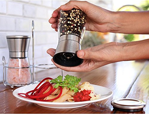 Salz- und Pfeffermühle Salz- und Pfeffermesser Set Gebürsteter Edelstahl und Glaskörper mit manuell verstellbarem Keramikschleifer zur verstellbaren Grobheit mit passendem Edelstahl Ständer Küchenzubehör Kochen Werkzeuge Gewürzmühle Grinder-Set von 2 - 5