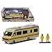 Produktbild BREAKING BAD Camper Miniatur DieCast MODEL + 2 FIGUREN Walter und Jesse 1/64 Greenlight