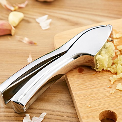 Knoblauchpresse, Knoblauchwippe in Metallbauweise, aus Edelstahl, solide und ergonomisch, mit Knoblauchschäler (One Silber Knoblauchpressen) - 2
