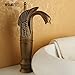Produktbild Long Tou Europäischen Stil Kupfer antiken heißen und kalten Wasserhahn Retro-Schüssel einzigen Loch Einloch Waschbecken Wasserhahn exquisite Schwan