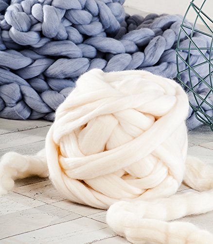 MEROLINO dicke, flauschige, extrem hochwertige Merino Wolle | 3cm starkes Garn | Wolle zum Stricken von Decken, Schals, Überwürfen | extrem weich, nicht chemisch behandelt (weiß) - 4