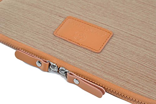 art&cherry © 11,6-12,2″ Universal Tablet PC Schutzhülle / Hülle aus Canvas-Gewebe wie z.B. Samsung Galaxy Tab Pro 12.2 / Galaxy Note 12.2 / Asus Transformer Book / Samsung Ativ Smart / Sony Vaio Tab 11 / Acer Iconia Tab W700 & W701 / Asus Vivo Tab / Lenovo IdeaPad Yoga 2 / Samsung Ativ Smart PC / Acer Aspsire P3 / Fujitsu Stylistic Q702 / HP Envy X2 / Microsoft Surface 2 3 / Surface Pro 2 & 3 / Lenovo IdeaPad Yoga 11 / Neofonie WeTab 3G / Medion Akoya Tablet Farbe : Braun - 3