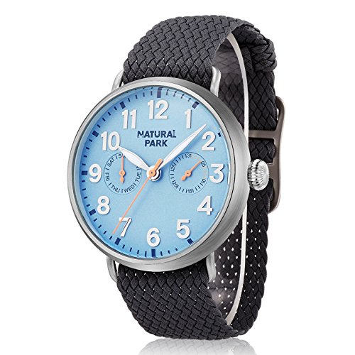 Natural Park Herrenuhr mit Datumsanzeige blauem Zifferblatt und schwarzem Nylonband Natural Park Herrenuhr mit Datumsanzeige blauem Zifferblatt und schwarzem Nylonband