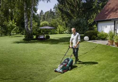 Bosch DIY Akku-Rasenmäher Rotak 43 LI, „Ergo-Flex“, 2 Akkus, Ladegerät, Grasfangbox 50 l (36 V, Ergoflex-System, Schnittbreite 43 cm, Schnitthöhe: 20-70 mm) - 4