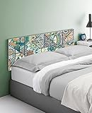 Material: Cabecero fabricado en PVC de 5mm. Placa extrusionada rígida a base de PVC expandido con estructura celular que evita la absorción de humedad y es altamente aislante.