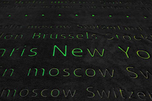 ZOLLNER® kuschelige Fleecedecke / Wohndecke / Plaid / Sofadecke / Kuscheldecke Städtenamen mit leuchtender Schrift 150×200 cm grau, vom Hotelwäschespezialisten, Serie „City“ - 4