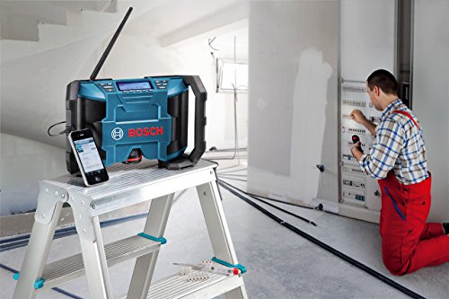 Bosch Professional GML 10,8 V-LI Akku-Baustellenradio (für 10,8 V Akkubetrieb, Aux-In (3,5 mm), ohne Akku, Netz-Adapter, Karton) schwarz/blau, 0601429200 - 2