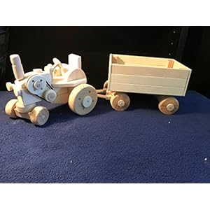 Holztraktor mit Anhänger