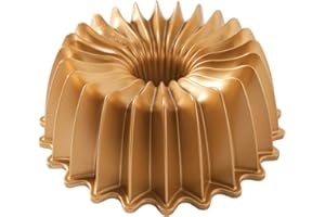 NORDIC WARE Brilliance Bundt patelnia, odlewana aluminiowa forma do ciasta z promiennym wzorem, wysokiej jakości naczynia do pieczenia wyprodukowana w USA, złota