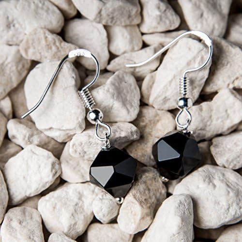 Earrings "NOIR" earrings silver 925 black carnelian natural stoneHandmade earrings are beautifully faceted and made of carnelian semi-precious stone. The color is in an intense black. The Kidney ear hooks are made of 925 silver, other accessories are silvered. A gift box can also be ordered via Amazon! Irregularities and bumps thus do not represent a defect, but emphasize its individual character. The pictures shown serve as an example.