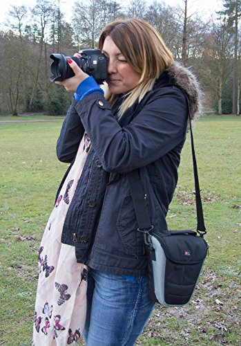 Housse de transport moyenne pour appareils photo Panasonic Lumix GF8 et DMC-FZ300  Nikon Coolpix B500 et B700 Bridge et Pentax K-1 SLR et leurs accessoires   bandouli  re BONUS  par DURAGADGET